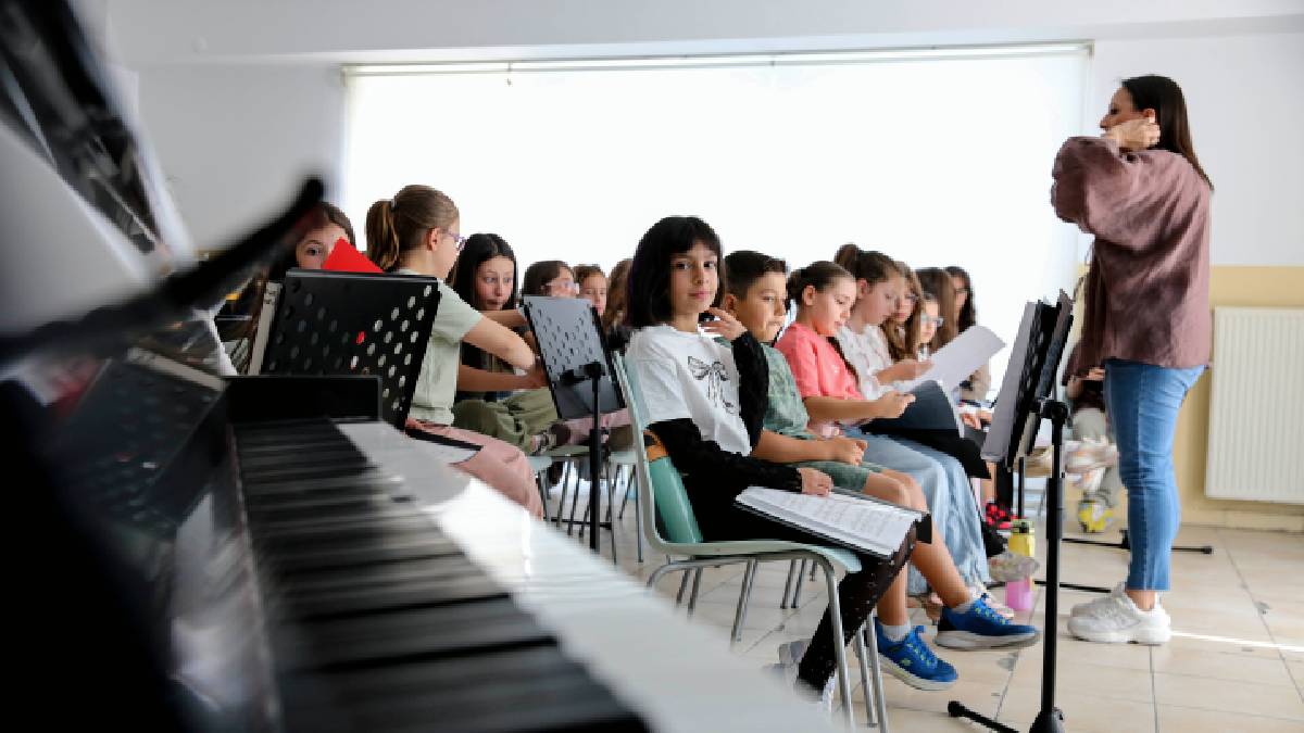 65 çocuk, müzik ve sanatla dolu yeni bir yolculuğa başladı: ABB Çocuk Korosu ilk dersini gerçekleştirdi