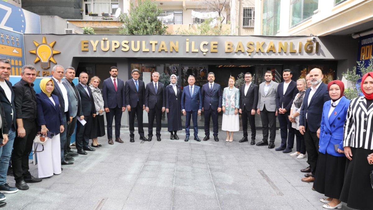 Fuat Oktay’dan Eyüpsultan ziyareti: Yerel hizmetlere ilişkin şikayetleri aktardı
