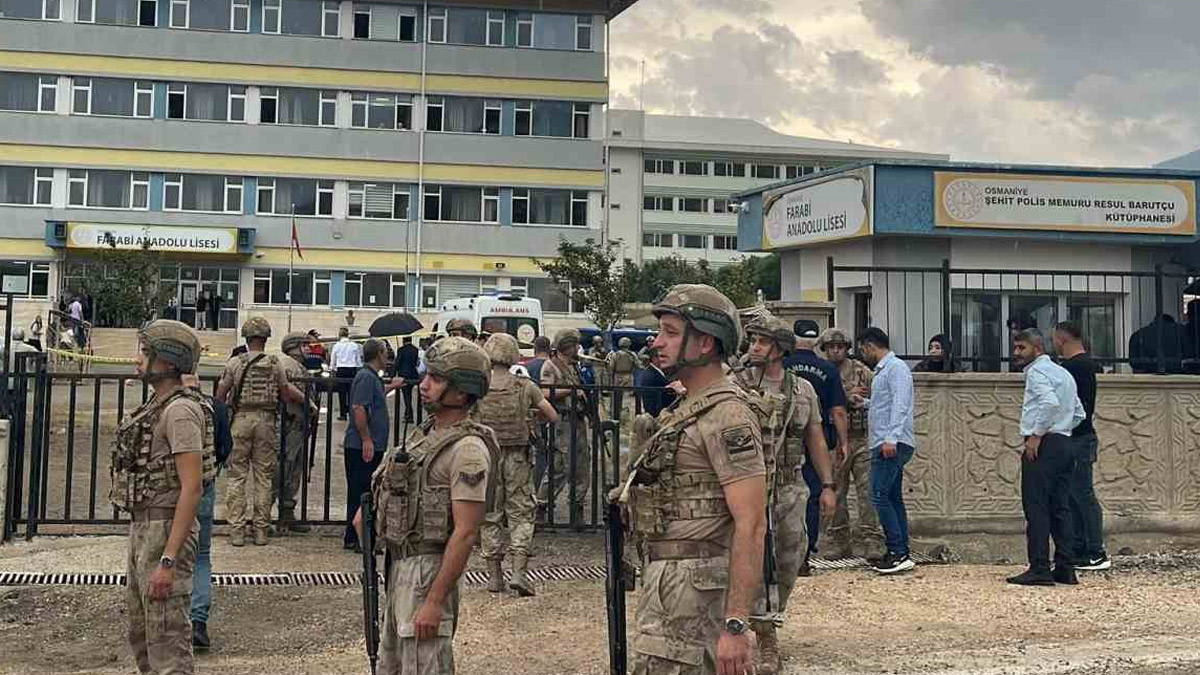 Okul bahçesinde kurşun yağdırdı! Silahlı saldırıya uğrayan öğretmen hayatını kaybetti