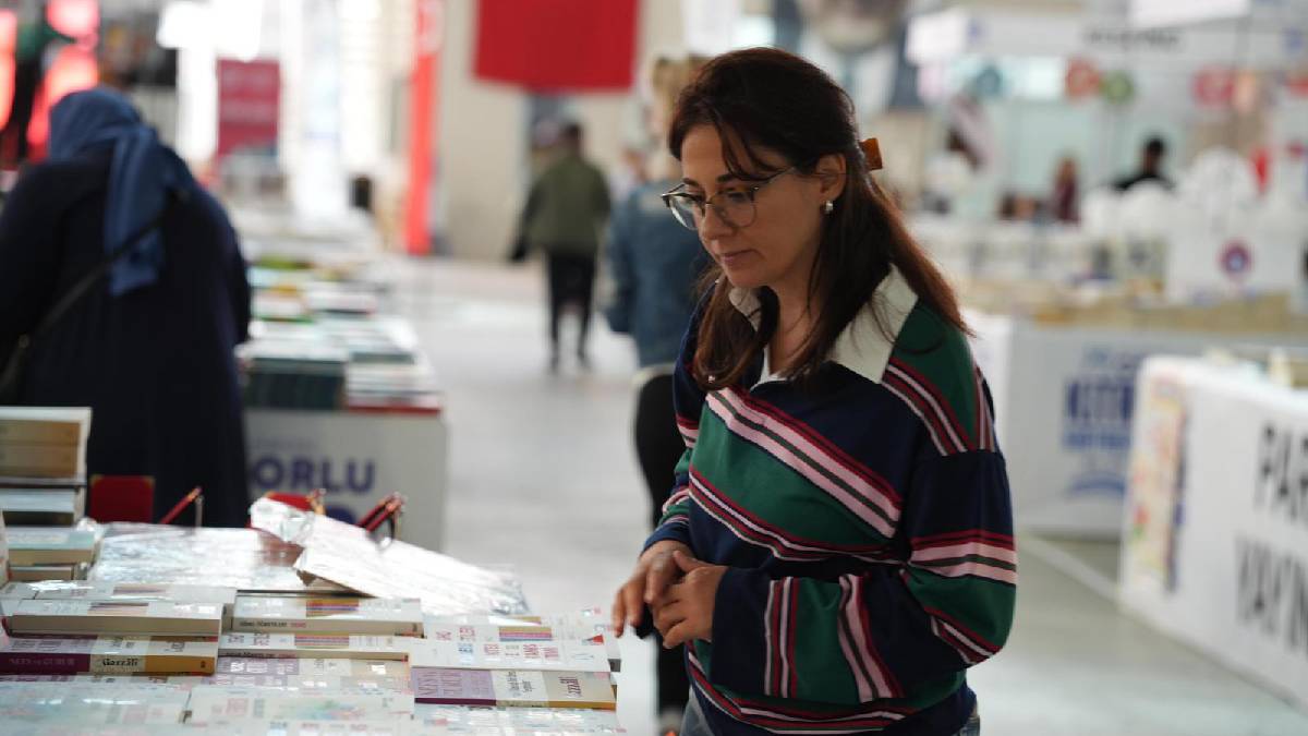 Çorlu’da kitap rüzgârı esti