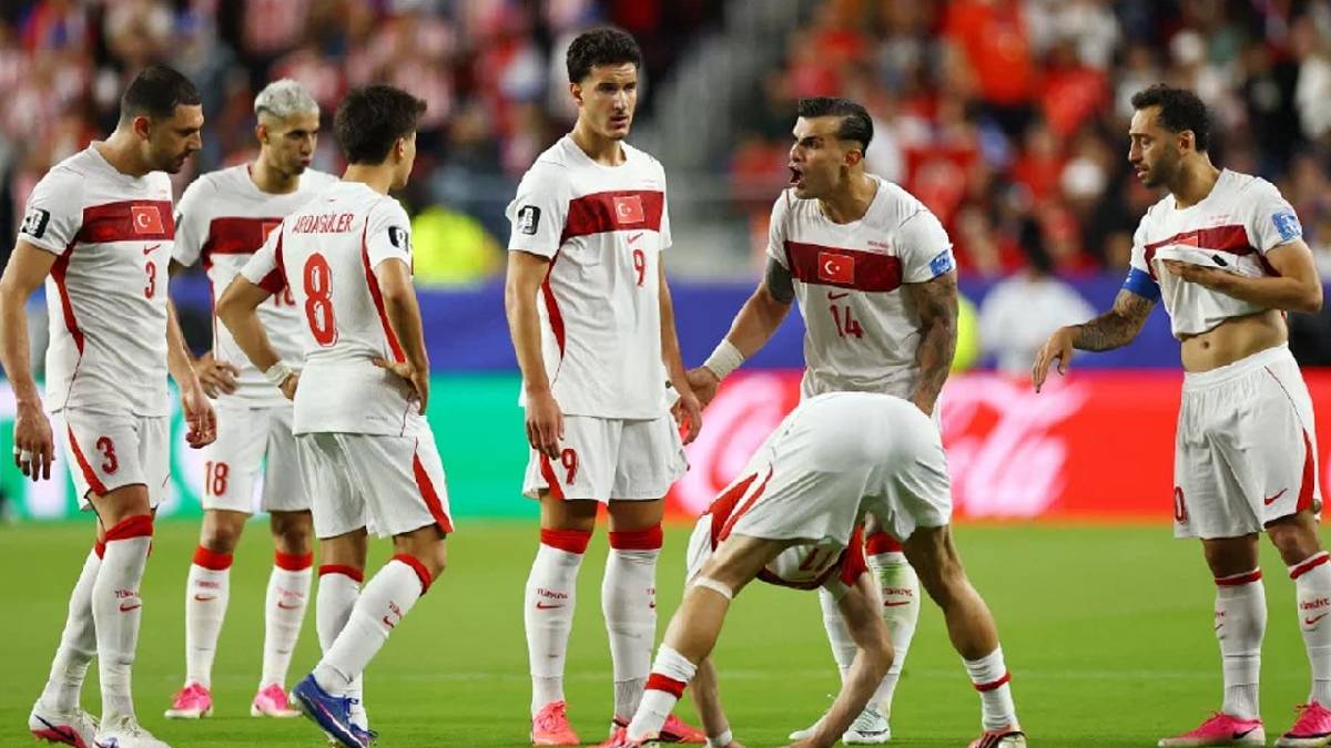Türkiye-İtalya maçının ilk 11’leri belli oldu