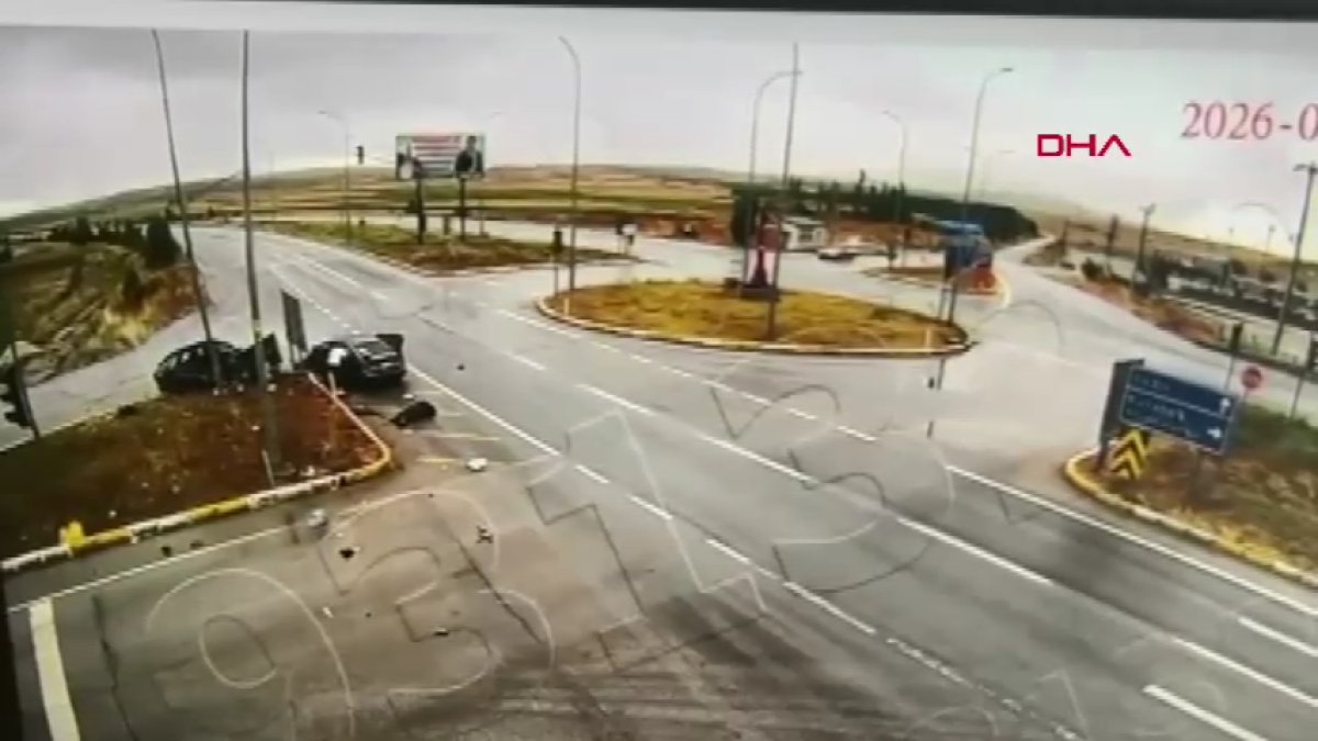 Muğla Ula'da iki otomobil çarpıştı: 1 ölü, 2 yaralı