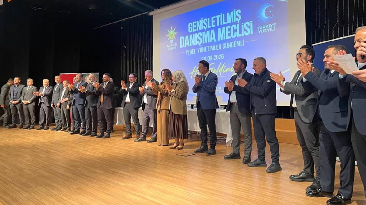 Ataşehir’de siyasi dengeleri değiştiren geçiş: 6 CHP’li meclis üyesi AK Parti’ye katıldı