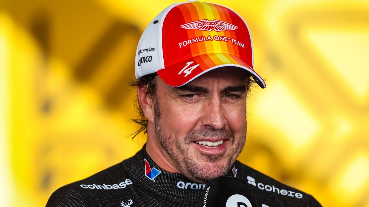 Fernando Alonso bir yıl daha Formula 1'de