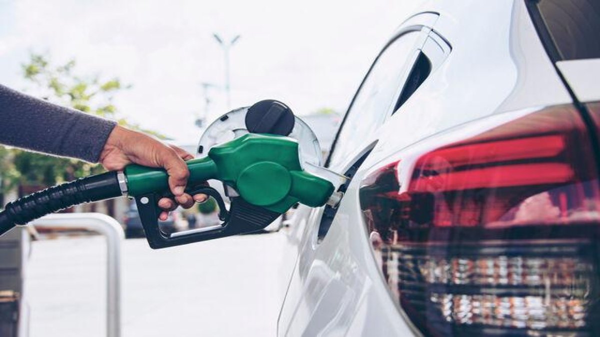 Akaryakıtta eşel mobil sistemi sona eriyor: Benzine ne kadar zam gelecek?