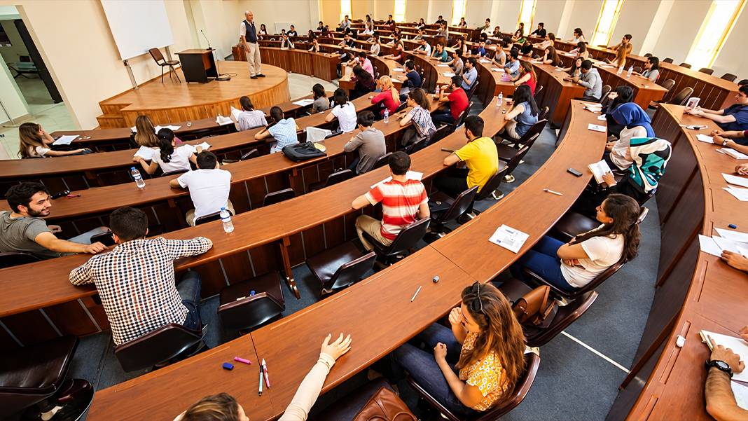 Üniversitelerde binlerce kontenjan dolmadı: Lisans ve ön lisansta yüzlerce bölüm sıfır çekti