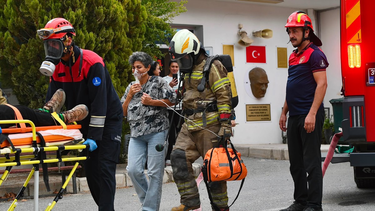 İzmir’de öğrencilere yangın ve afetlere karşı uygulamalı eğitim
