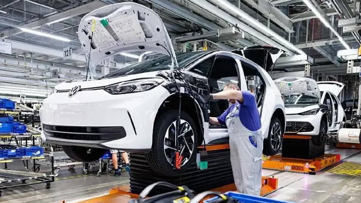 Volkswagen toplu iş sözleşmelerini feshedecek: 100 bin çalışan etkilenecek