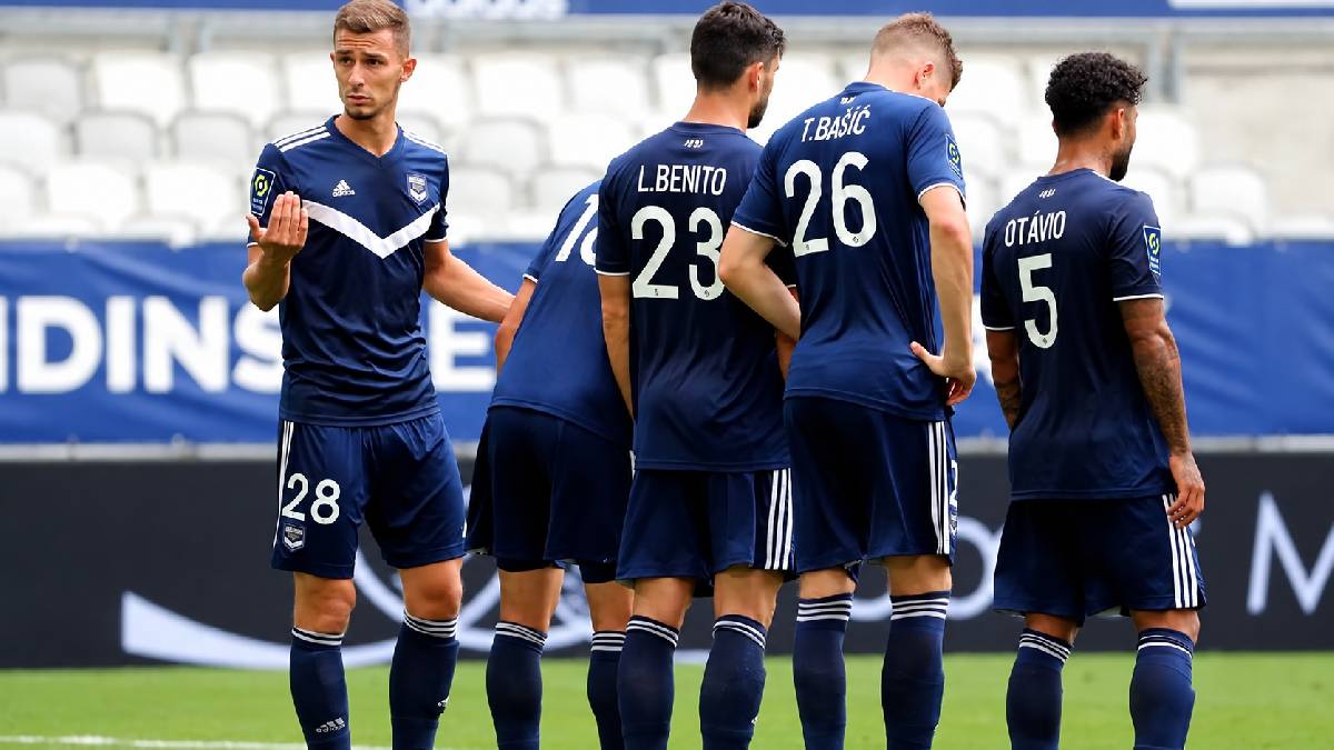 Fransız futbolunun asırlık çınarı Bordeaux 1 avroya satıldı