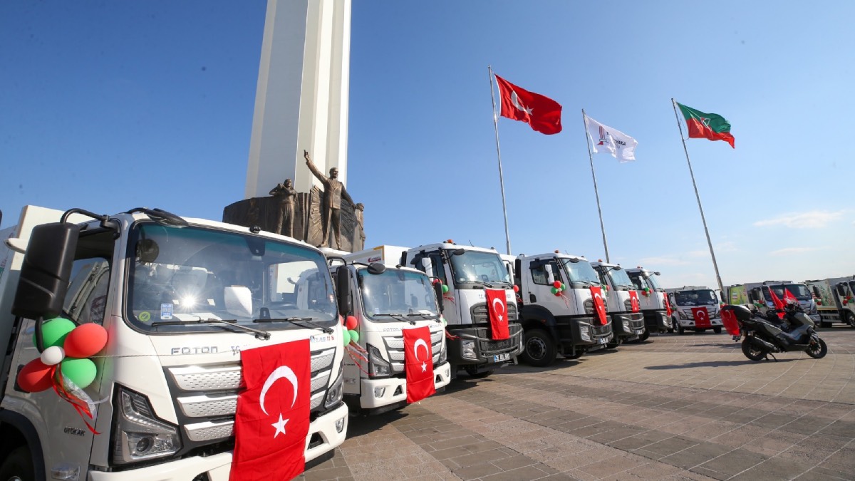 Karşıyaka’da temizlik filosuna 17 yeni araç
