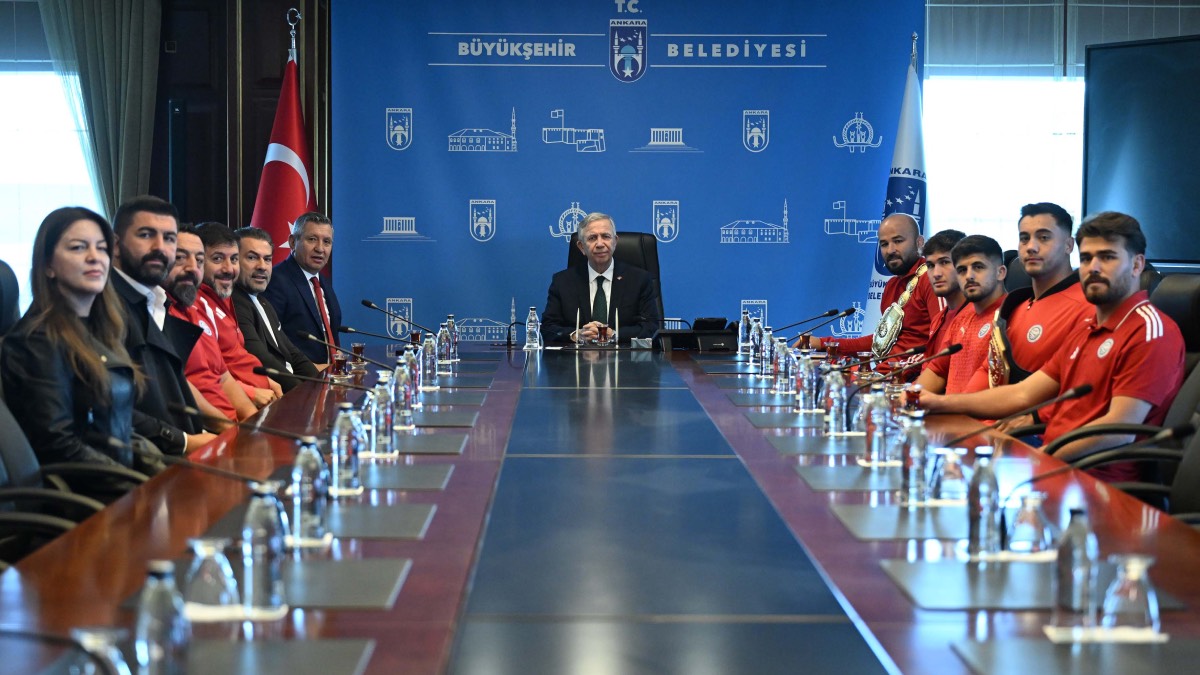 ABB Başkanı Yavaş, dereceye giren ASKİ Spor güreşçileriyle buluştu