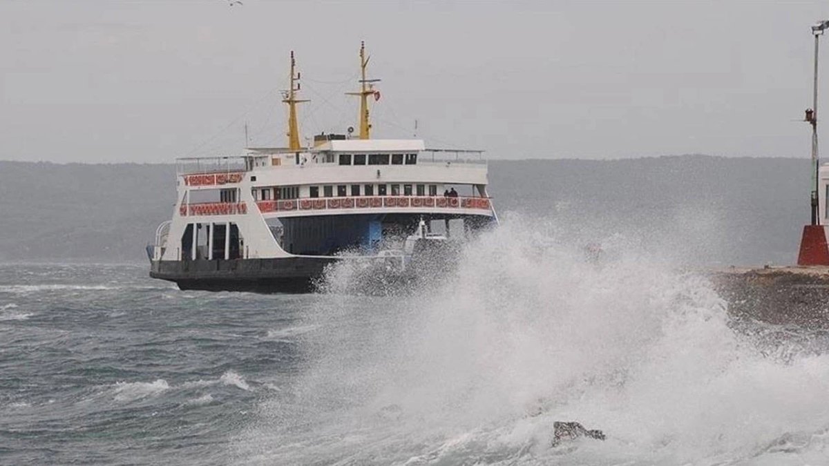 Gökçeada ve Bozcaada feribot seferlerinin bazıları iptal edildi