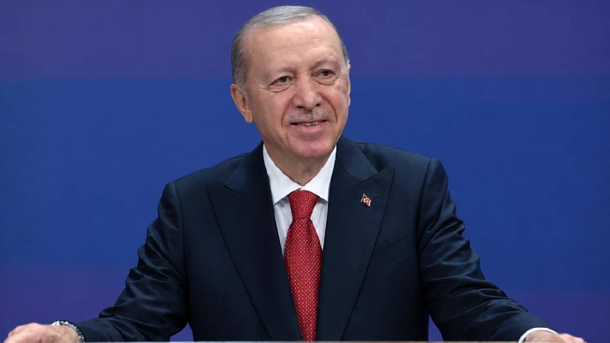Erdoğan'dan 'fon' eleştirilerine cevap: Dimdik ayaktayız; lekeleyen ahlaksızları millete havale ediyorum