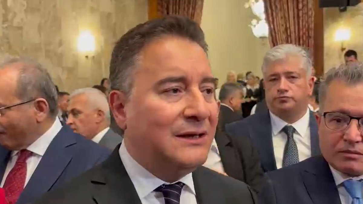 Babacan'dan 'fon vurgunu' için istifa çağrısı: Kaza yapan şoföre araba kullandırılmaz