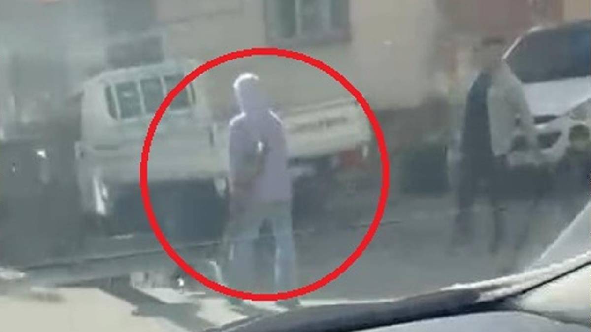 Sosyal medyadaki görüntü polisi harekete geçirdi: Tüfekle dolaşan 17 yaşındaki genç yakalandı