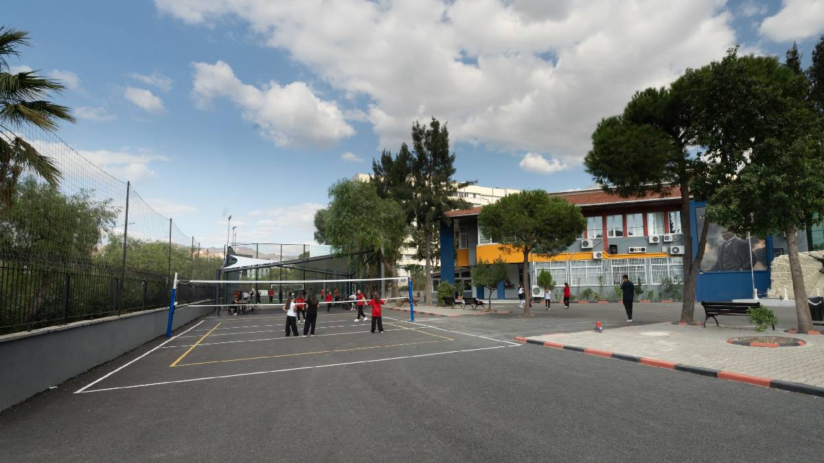 Öğrenciler istedi, okul bahçesi baştan sona yenilendi