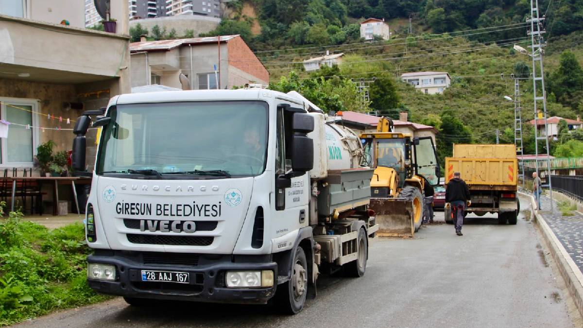 Giresun Belediyesi saha ekipleri çalışmalarını sürdürüyor