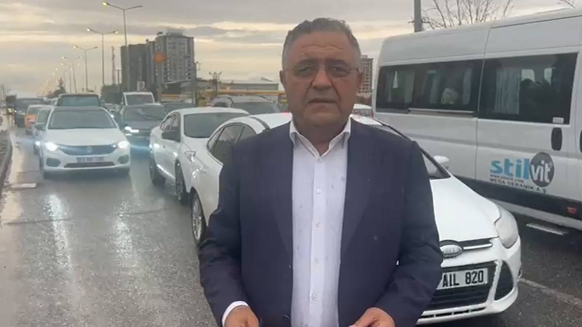 Diyarbakır’daki trafik çilesine tepki: Ne akıllı kavşak yapıldı ne de batçık, ne yapacaksınız?