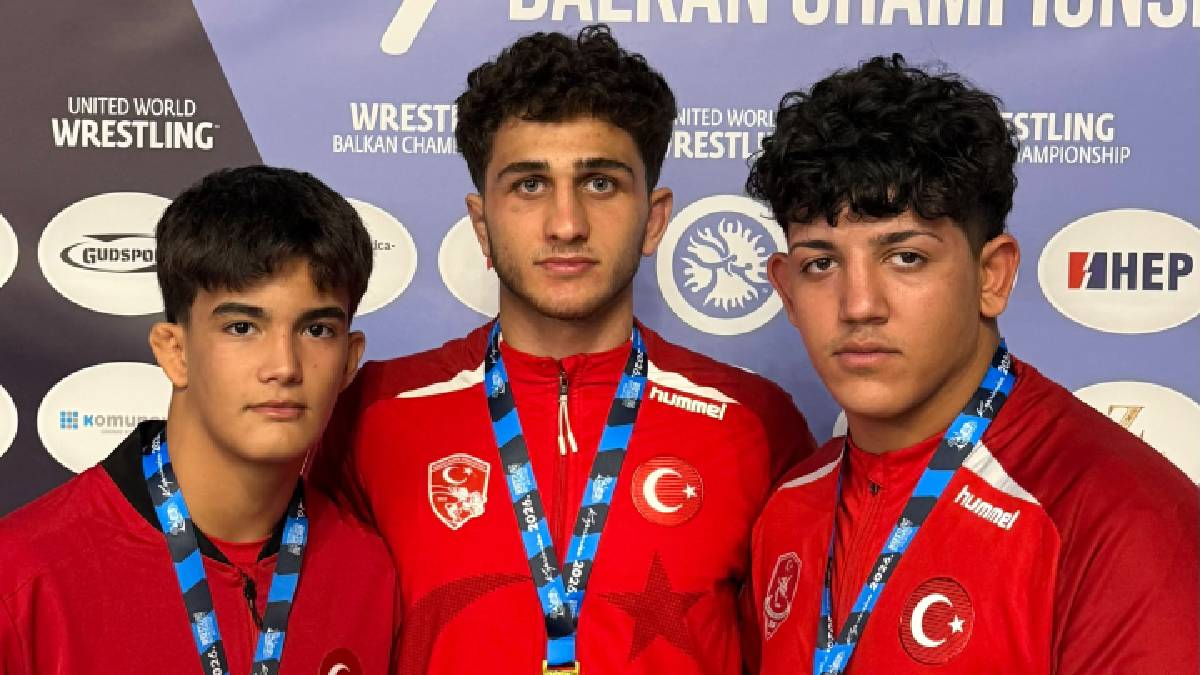Büyükşehir Belediyesporlu güreşçilerden 3 madalya