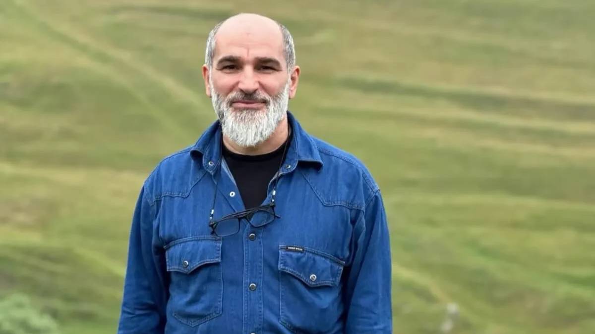 Azerbaycan'da başörtüsü yasağını eleştiren Süleymanov tutuklandı