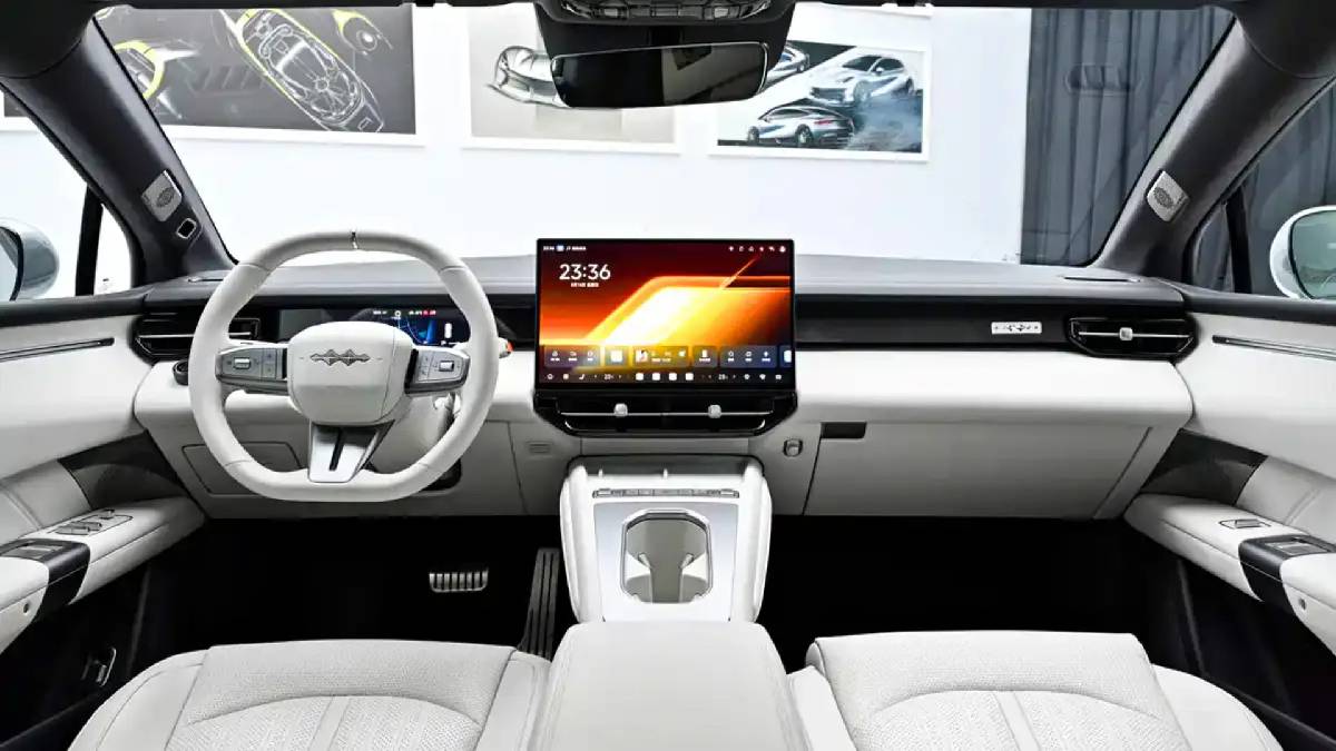 9 dakikada şarj olarak 900 km gidiyor! BYD’nin yeni canavarı yola çıktı