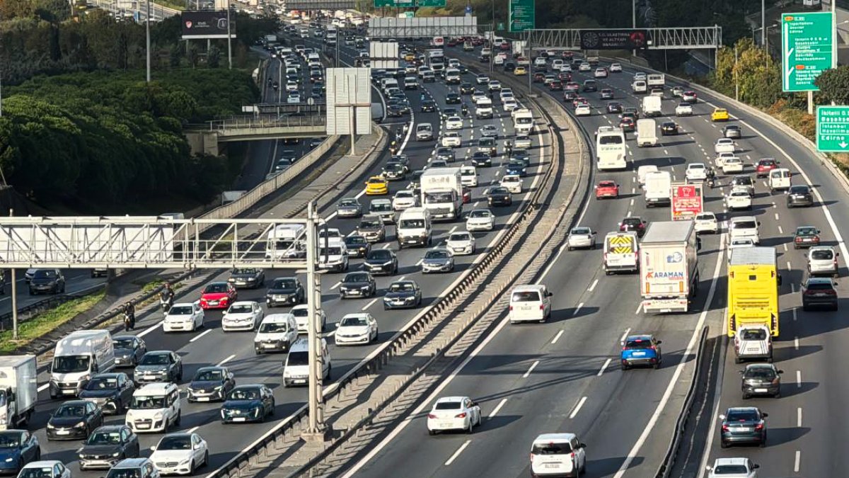 İstanbul'da sabah saatlerinde trafik yoğunluğu