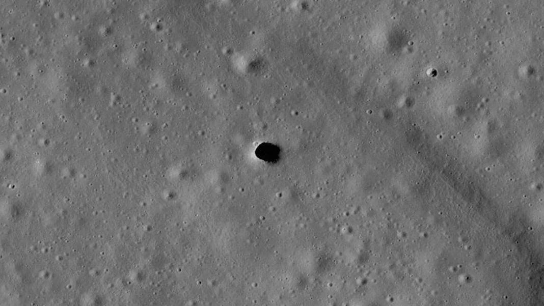 NASA Ay'ın derinliklerine iniyor: Astronotlar için yeraltı sığınağı aranıyor