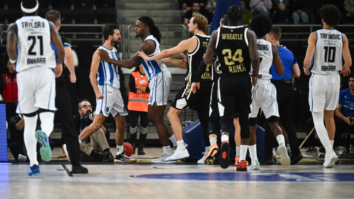 Türk Telekom Erkek Basketbol Takımı'ndan farklı galibiyet