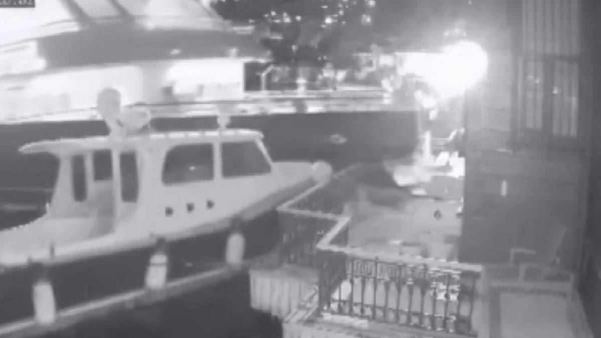 Üsküdar’da yolcu vapuru yalıya çarptı: “Rıhtımımı yok ettiler”