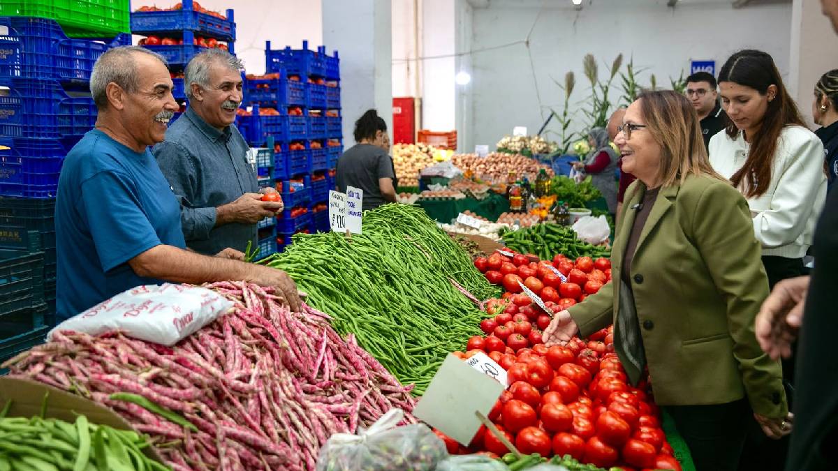 Başkan Akın Yalı Mahallesi’nde esnaf ve vatandaşlarla buluştu