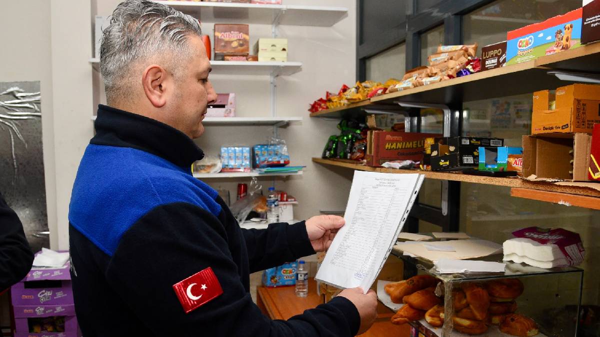 Zabıta ekiplerinden okul kantinlerinde denetim