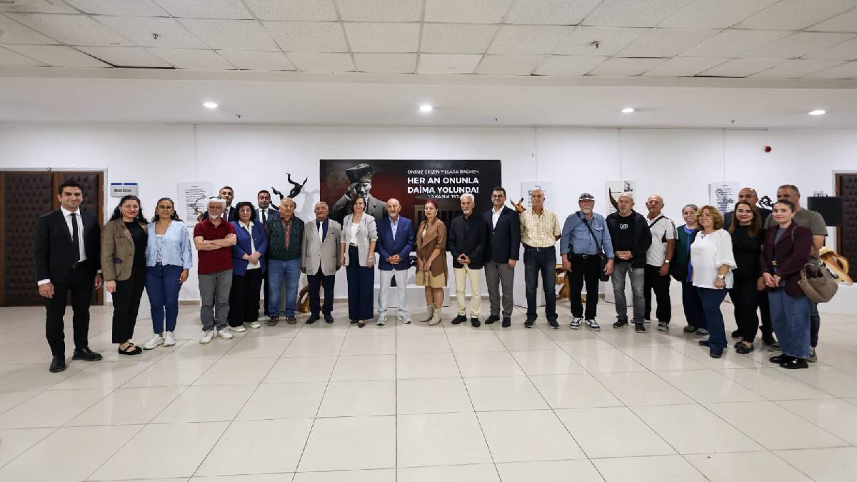 Karabağlar’da çevre dostu heykel sergisi açıldı
