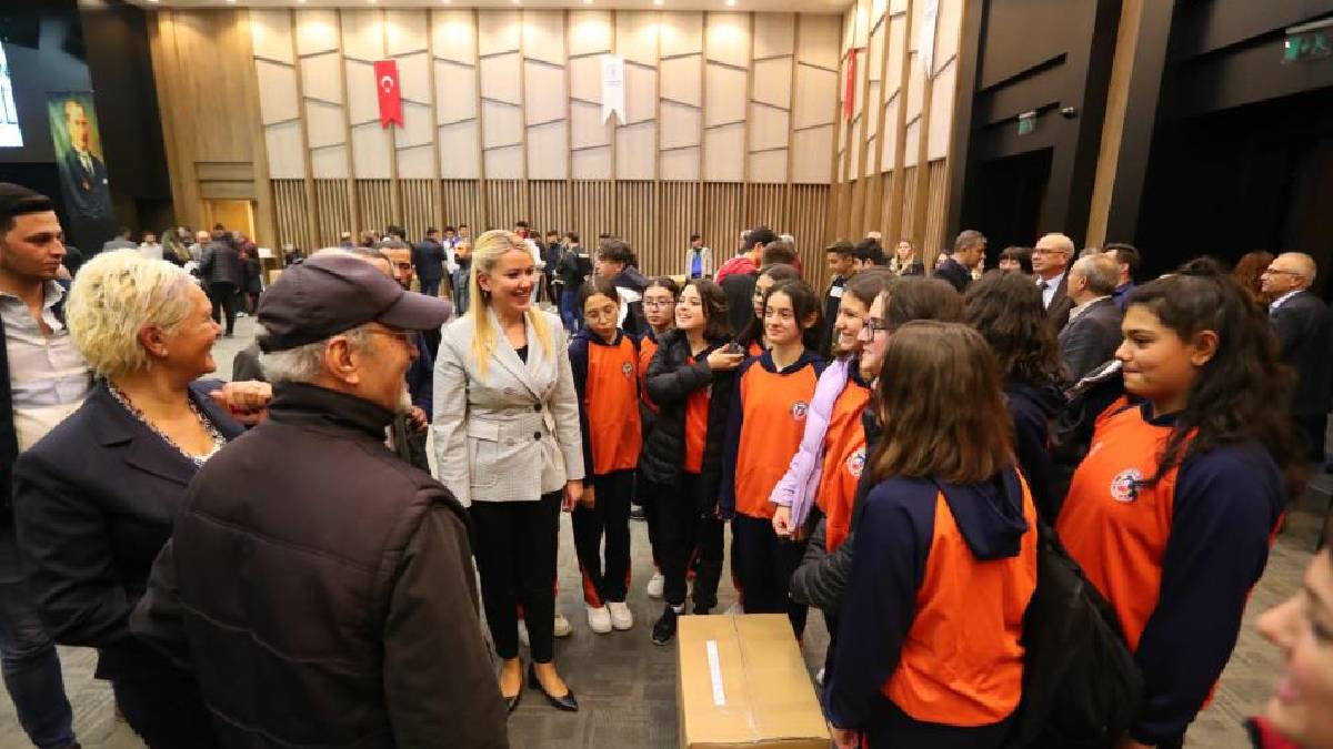 Merkezefendi Belediyesinden amatör spor kulüplerine malzeme desteği