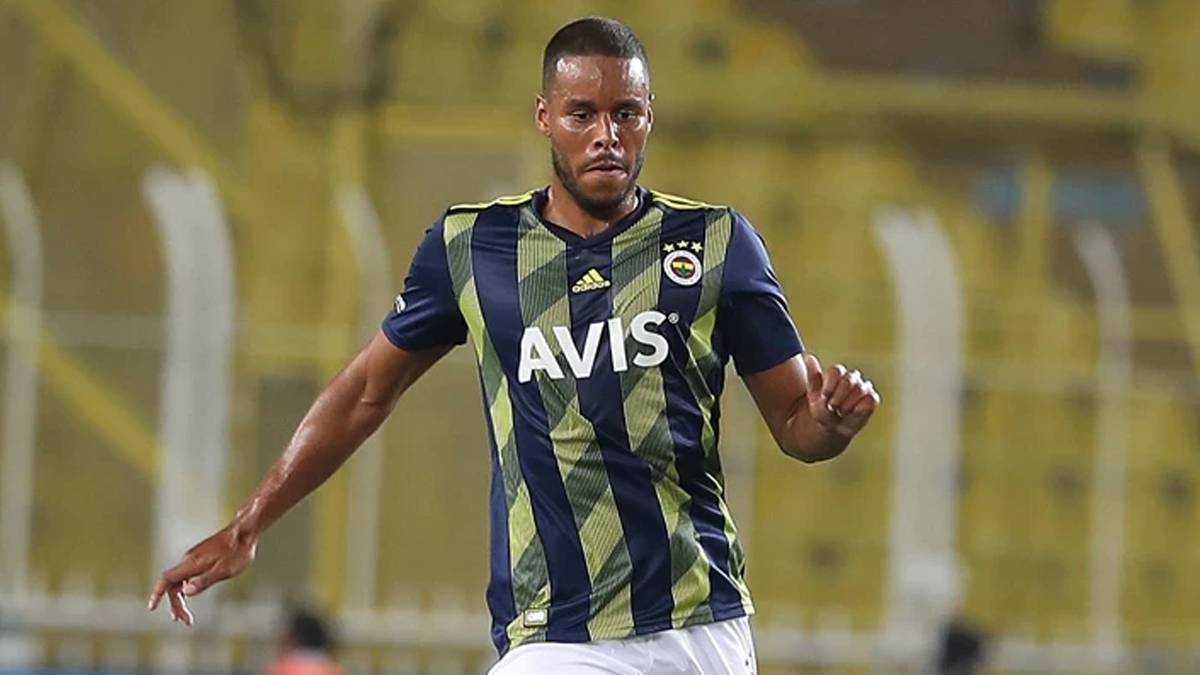 Fenerbahçe'nin eski savunmacısı kulüpsüz kaldı