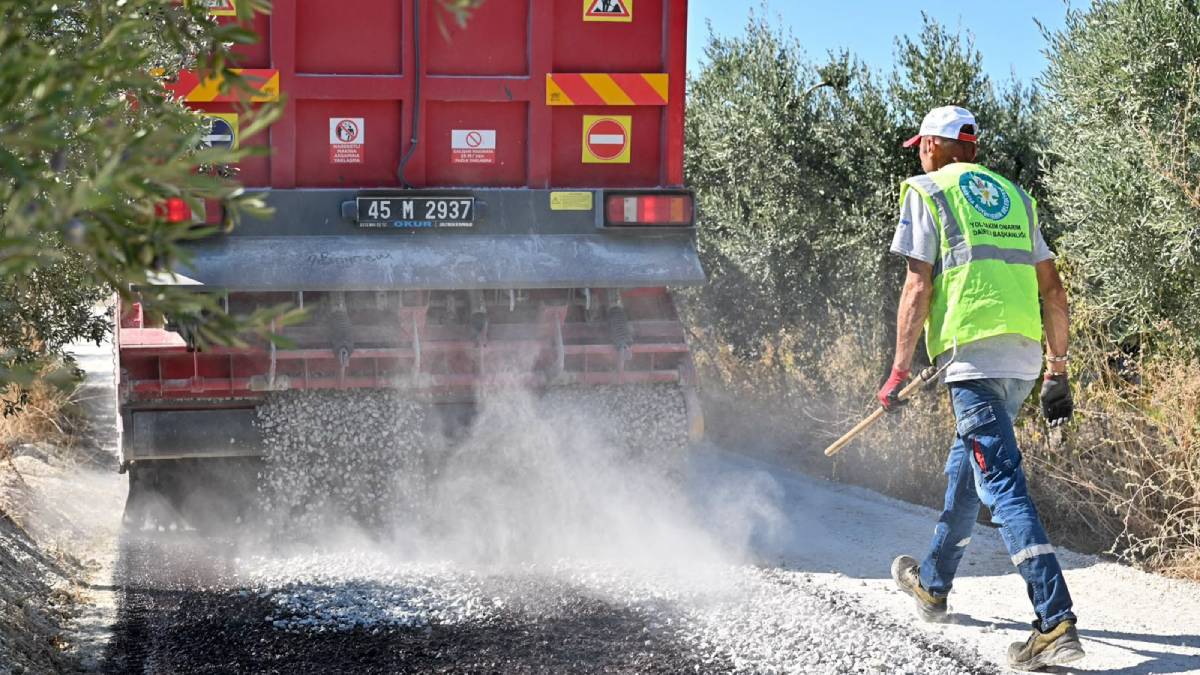 Manisa Büyükşehir Köprübaşı’nda iki mahallenin yollarını yeniledi