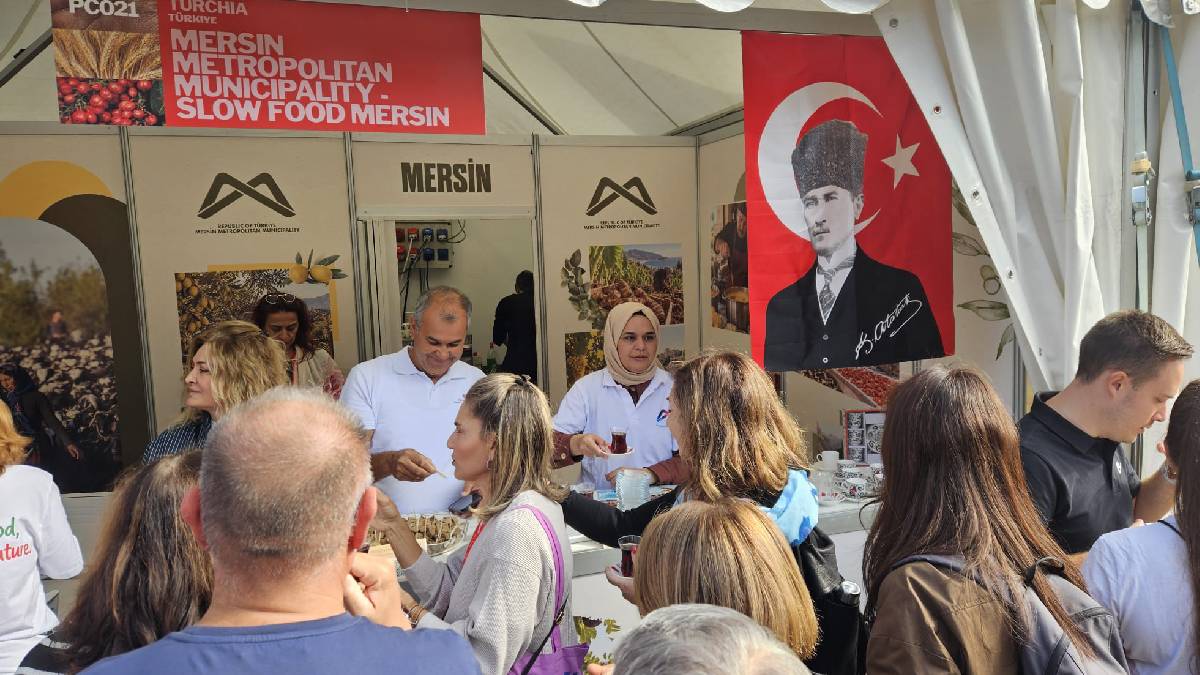 Büyükşehir, Mersin’in yerel lezzetlerini Torino’da dünyaya tanıttı