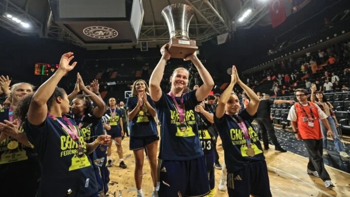 Fenerbahçe Avrupa Süper Kupası şampiyonu! Üçüncü kez zafer...