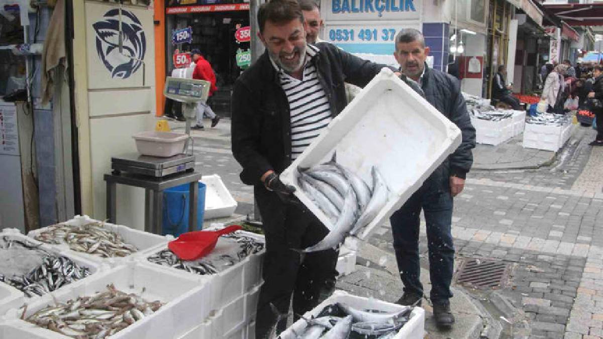 Karadeniz bereketi tezgaha yansıdı! 900 gramı 50 TL’den kapış kapış sattı