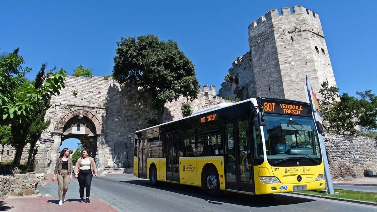 İstanbul'da tüm zamanların toplu ulaşım rekoru: İETT, 1 günde 5 milyon 163 bin yolcu taşıdı