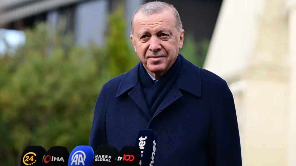 Erdoğan cuma namazını Dolmabahçe'de kıldı