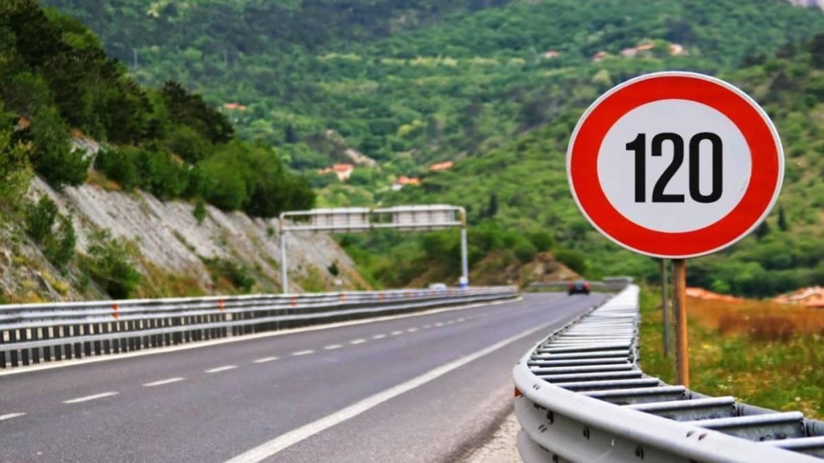 Türkiye'de otoyol hız sınırı değişti mi (2026)? 130 ve 140 km sınırı kalktı iddialarına net yanıt