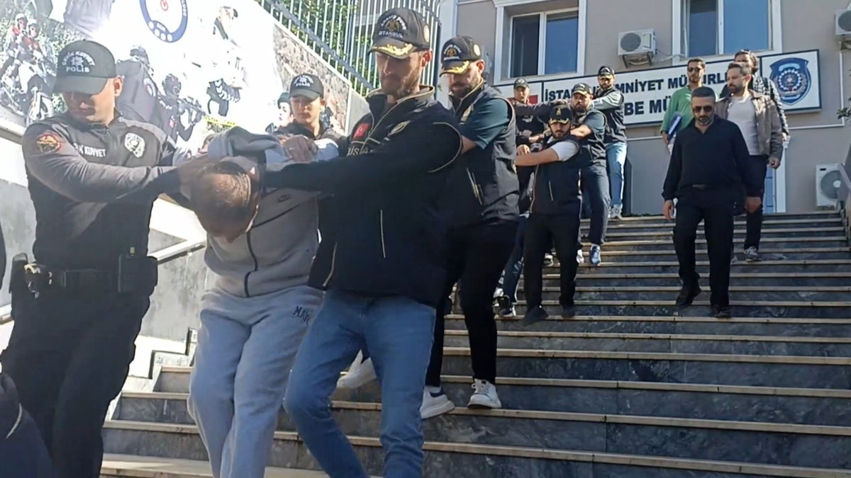 Bayrampaşa’da film gibi gasp: 7 kilo altın ve 35 bin avroyla kaçtılar
