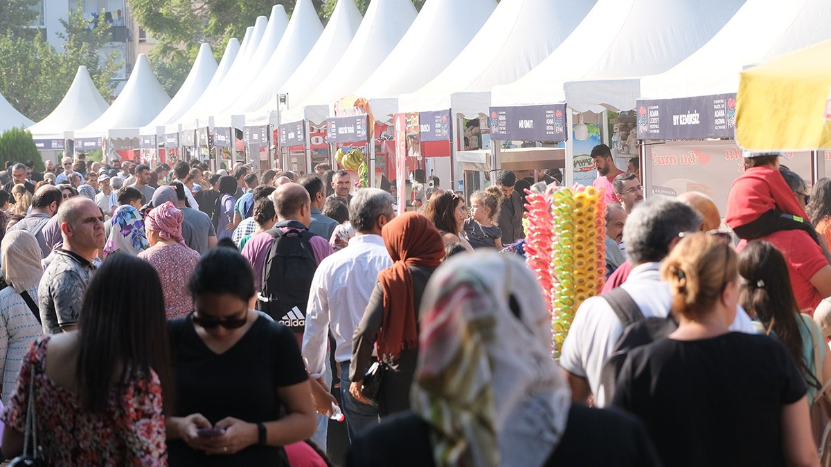 10’uncu Uluslararası Adana Lezzet Festivali başladı