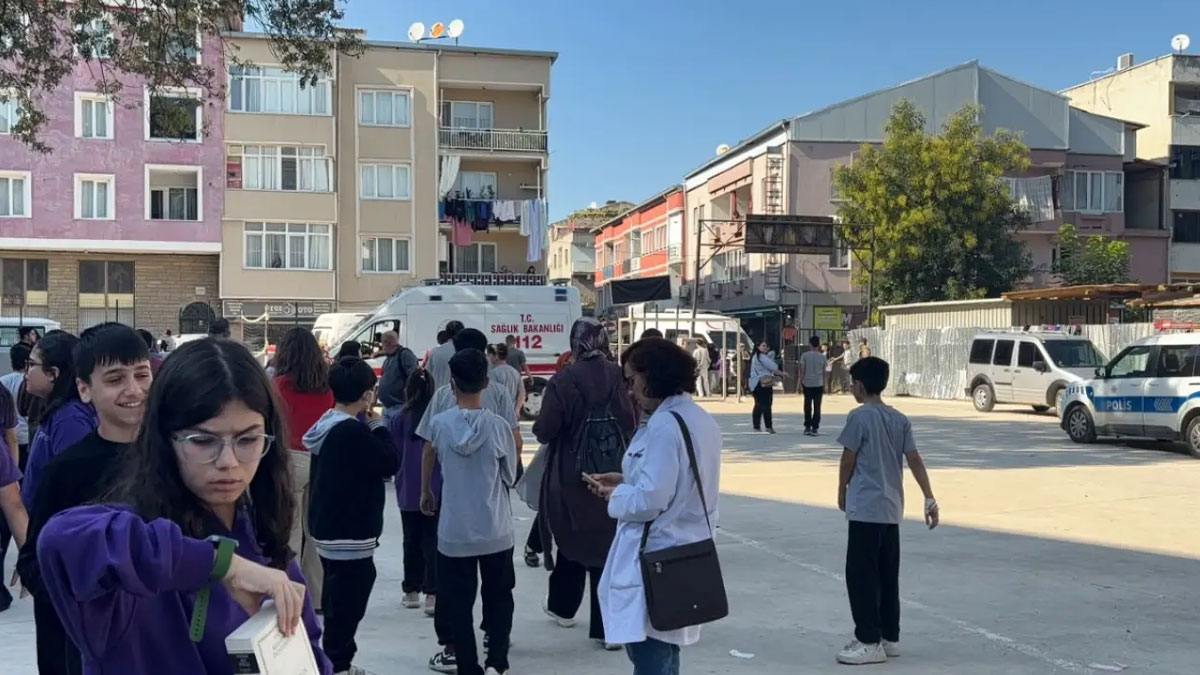 Ortaokulda zehirlenme şüphesi: 27 öğrenci hastaneye kaldırıldı