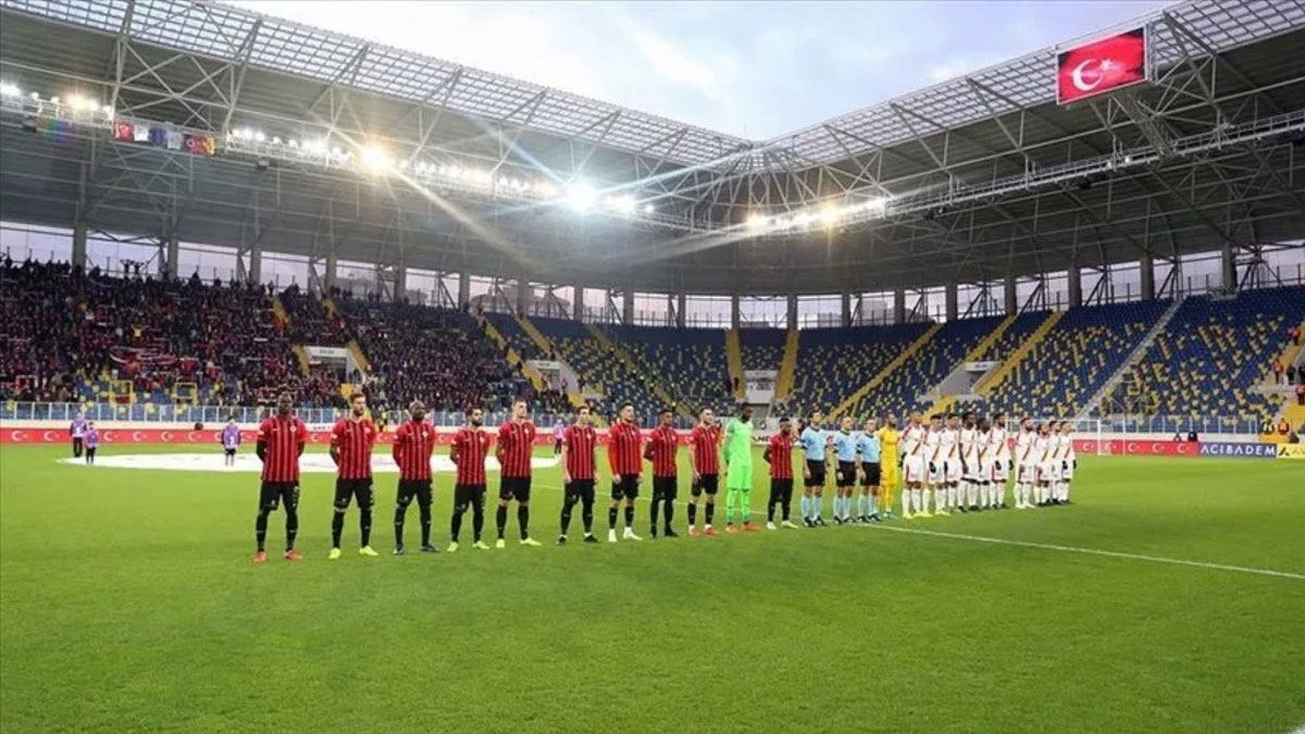 TFF duyurdu: Tüm profesyonel maçlarda saygı duruşu yapılacak