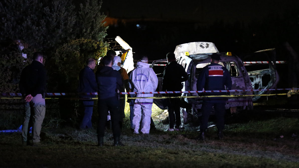 Manisa’da korkunç olay: Yanan otomobilden ceset çıktı