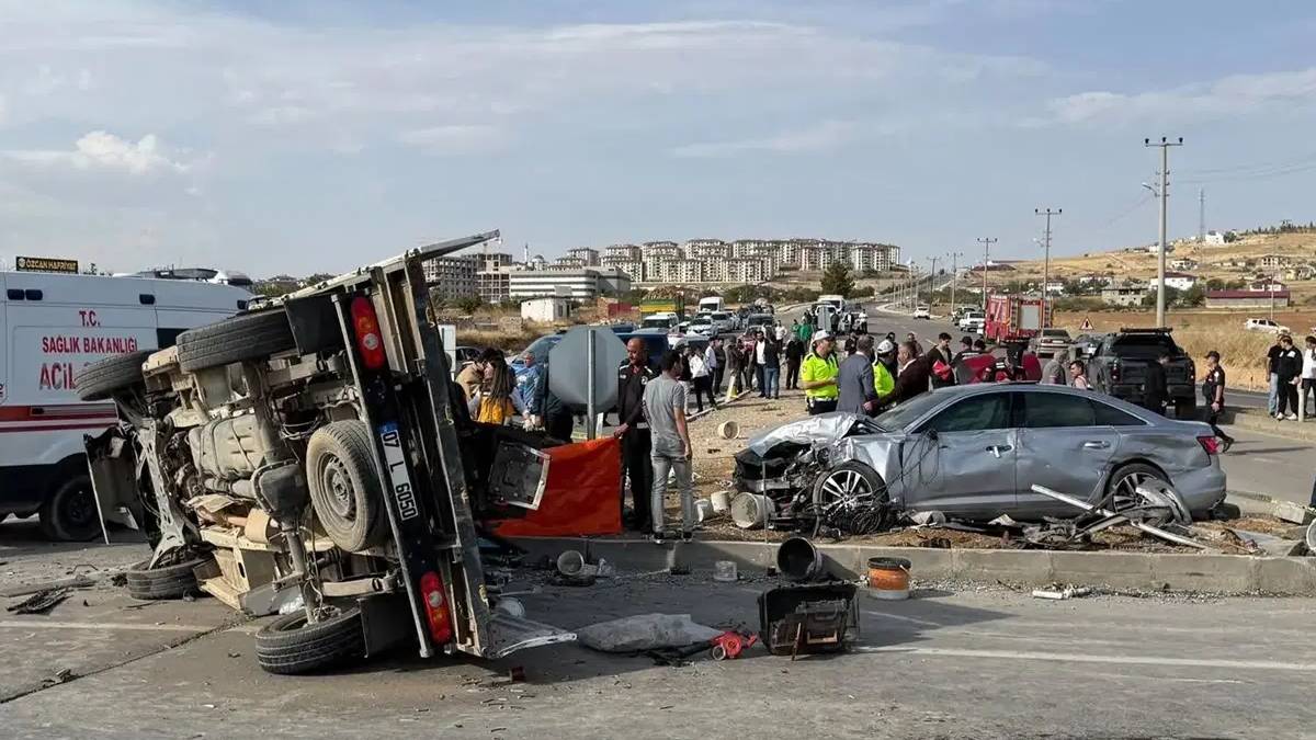 Kahramanmaraş’ta MHP konvoyu kaza yaptı: 1 ölü, 4 yaralı