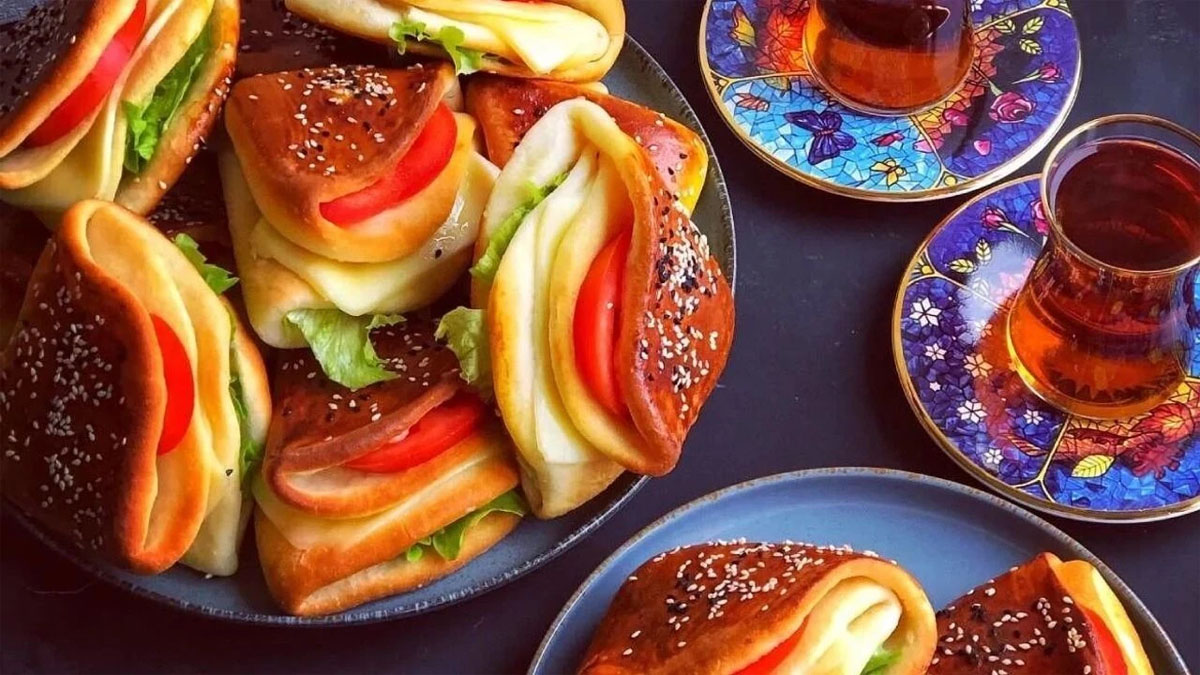 Beslenme çantalarının ve kahvaltıların yeni gözdesi! Puf puf kabaran kat kat cepli poğaça tarifi