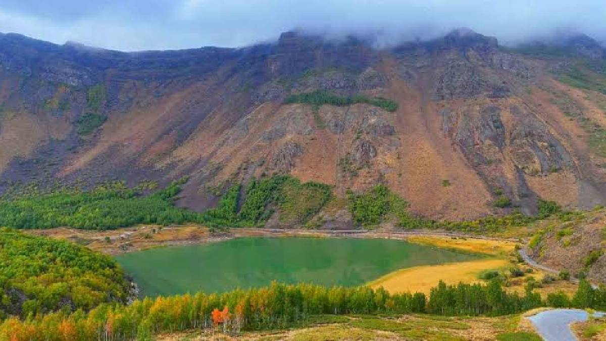 Sonbahar burada büyülüyor! Kartpostallık görüntüsüyle masalsı Bitlis