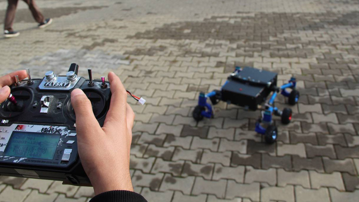 Depremin acısını unutmadı, hayat kurtaracak robot geliştirdi! Liseli Emir’den enkaz ve madenler için örnek proje